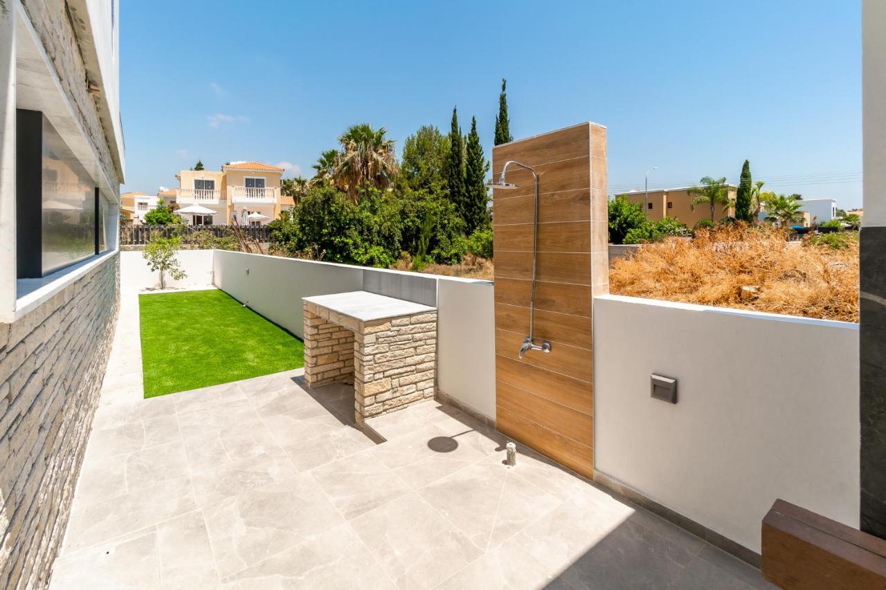 Villa Arsinoe By Ezoria Villas Coral Bay Exterior photo